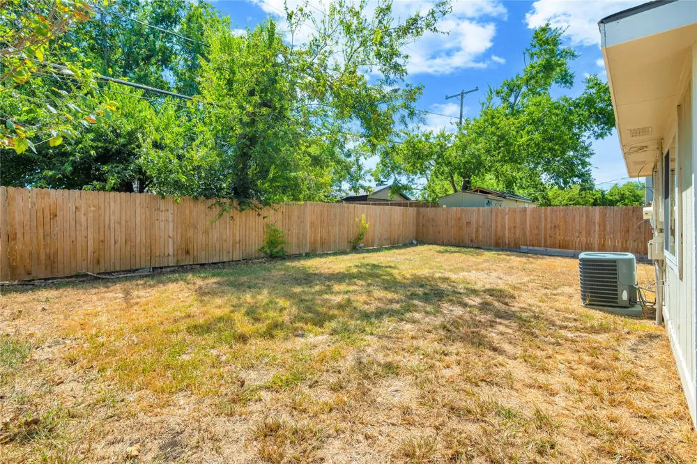 1428 Woodfern Drive Arlington, TX 76018