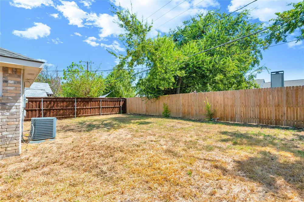 1428 Woodfern Drive Arlington, TX 76018