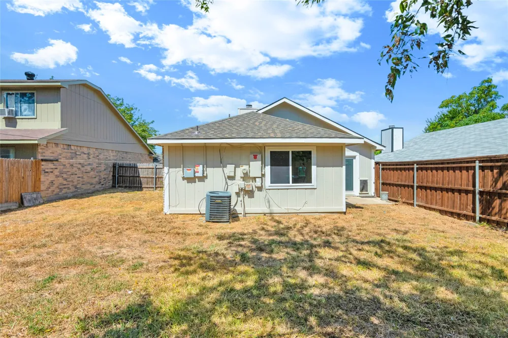 1428 Woodfern Drive Arlington, TX 76018