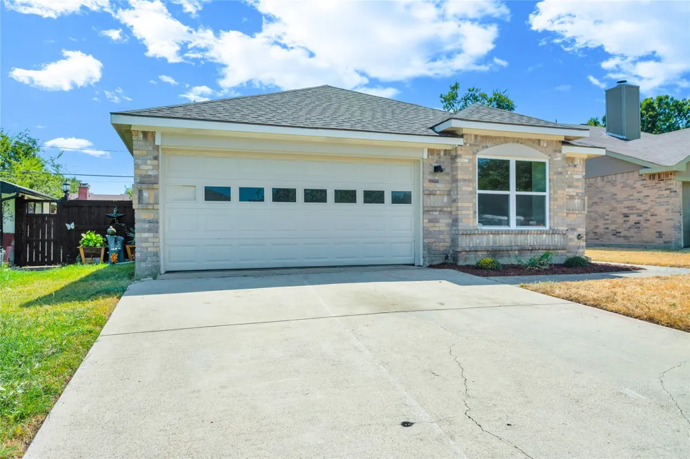 1428 Woodfern Drive Arlington, TX 76018