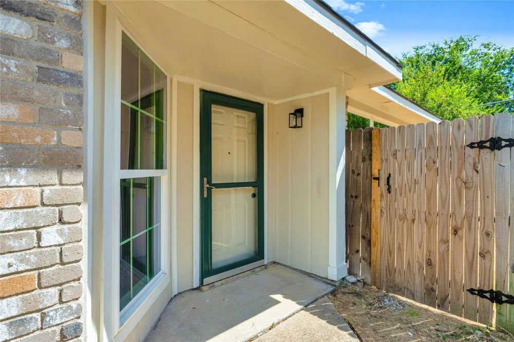 1428 Woodfern Drive Arlington, TX 76018