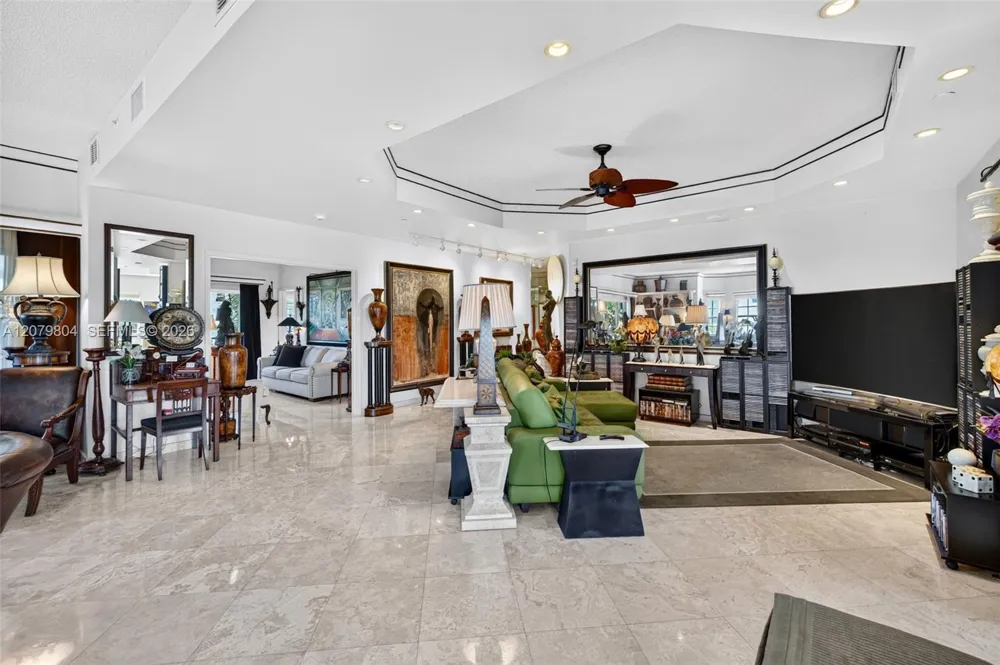 25 Hendricks Isle #303 & 304 Fort Lauderdale, FL 33301