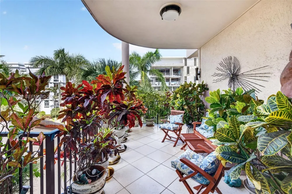 25 Hendricks Isle #303 & 304 Fort Lauderdale, FL 33301