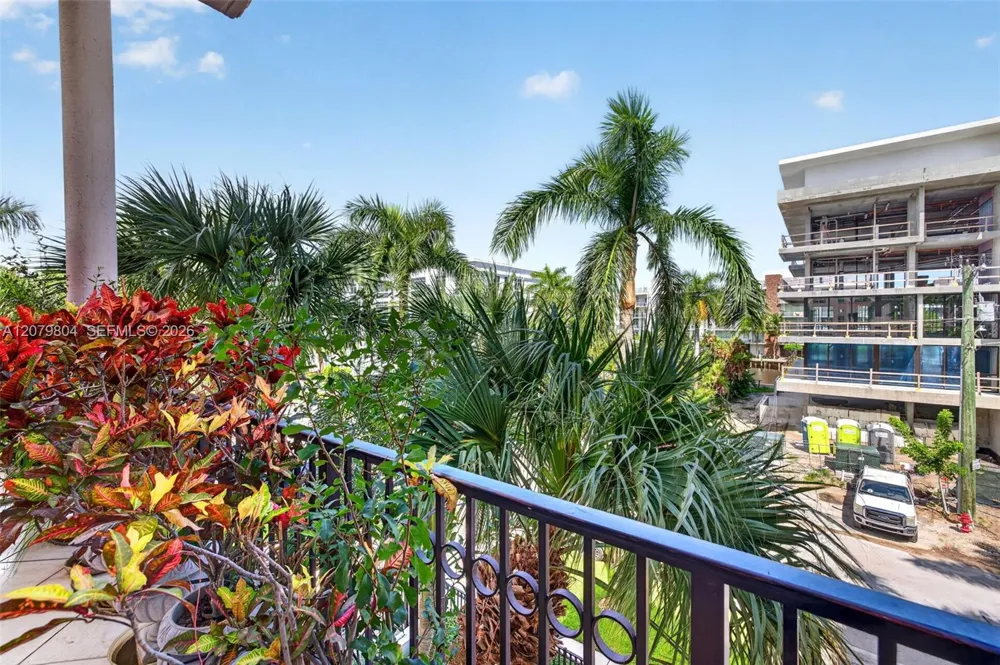 25 Hendricks Isle #303 & 304 Fort Lauderdale, FL 33301