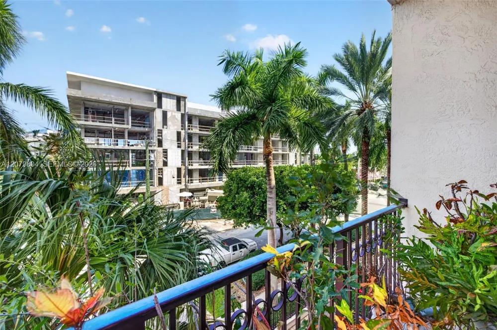 25 Hendricks Isle #303 & 304 Fort Lauderdale, FL 33301