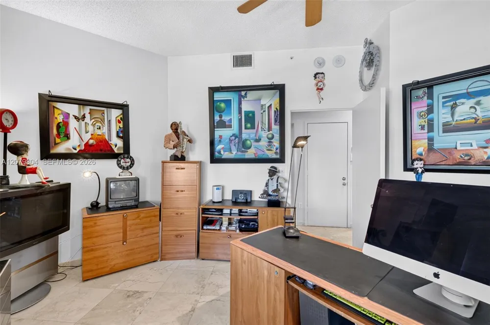 25 Hendricks Isle #303 & 304 Fort Lauderdale, FL 33301