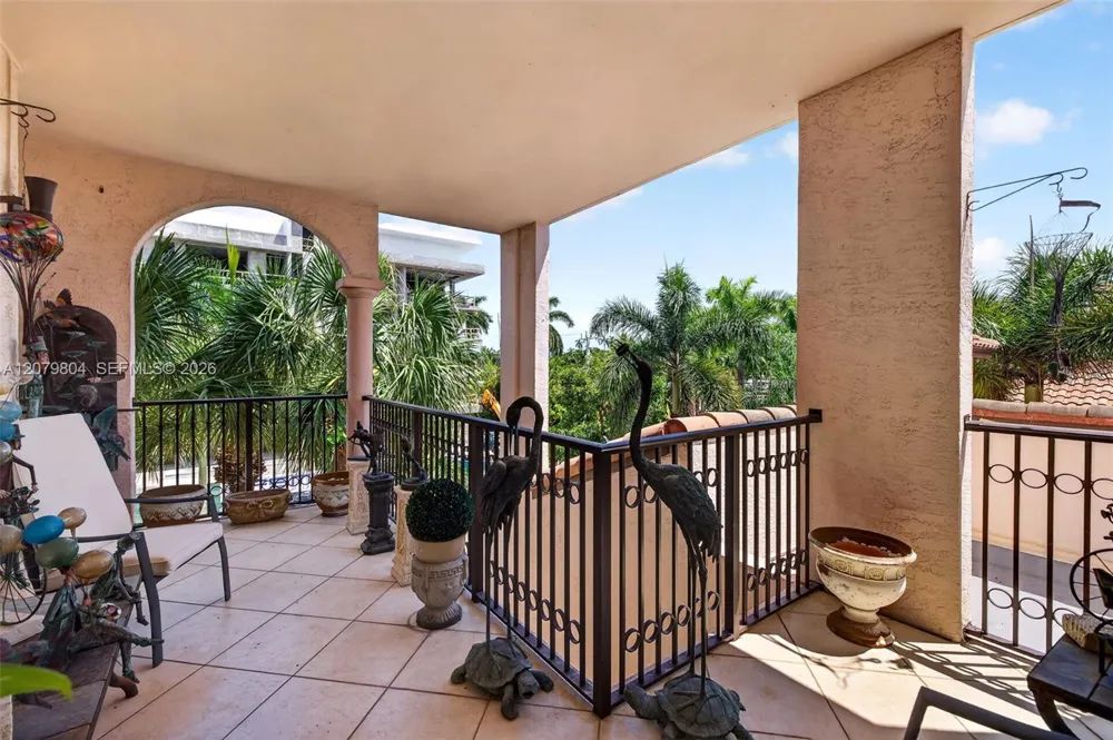 25 Hendricks Isle #303 & 304 Fort Lauderdale, FL 33301