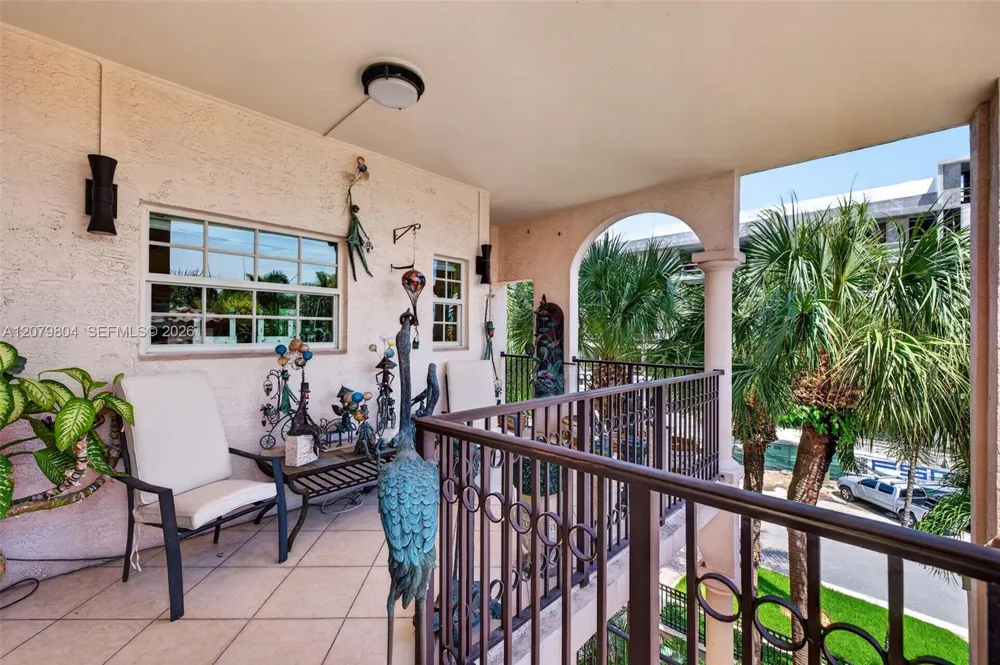 25 Hendricks Isle #303 & 304 Fort Lauderdale, FL 33301