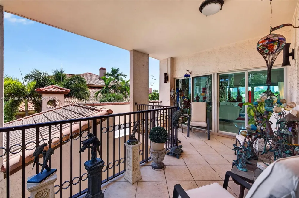 25 Hendricks Isle #303 & 304 Fort Lauderdale, FL 33301