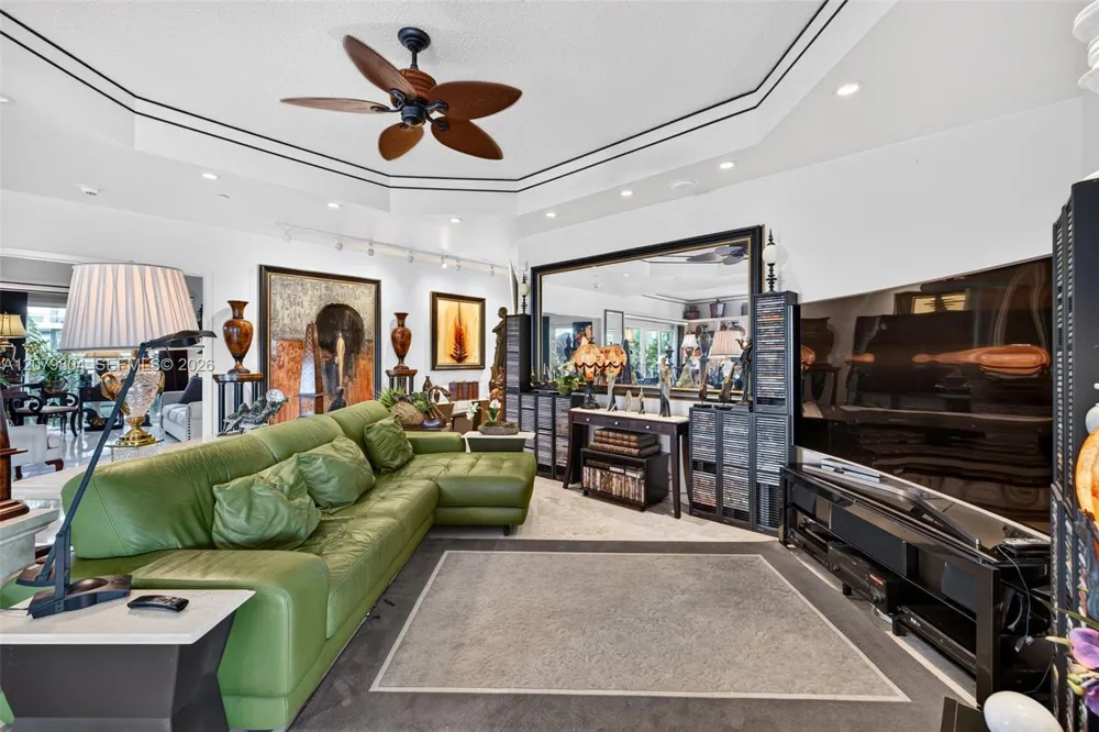 25 Hendricks Isle #303 & 304 Fort Lauderdale, FL 33301