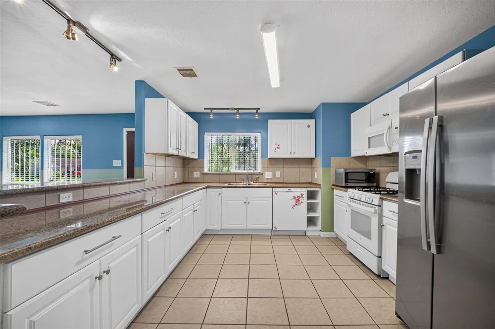 7002 Leader Street Houston, TX 77074