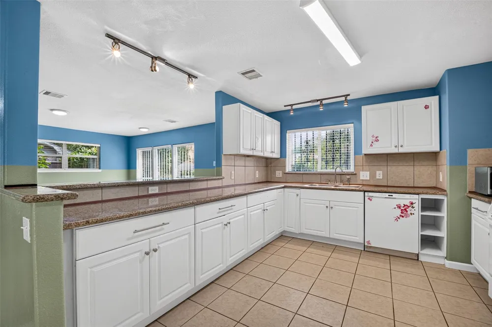 7002 Leader Street Houston, TX 77074