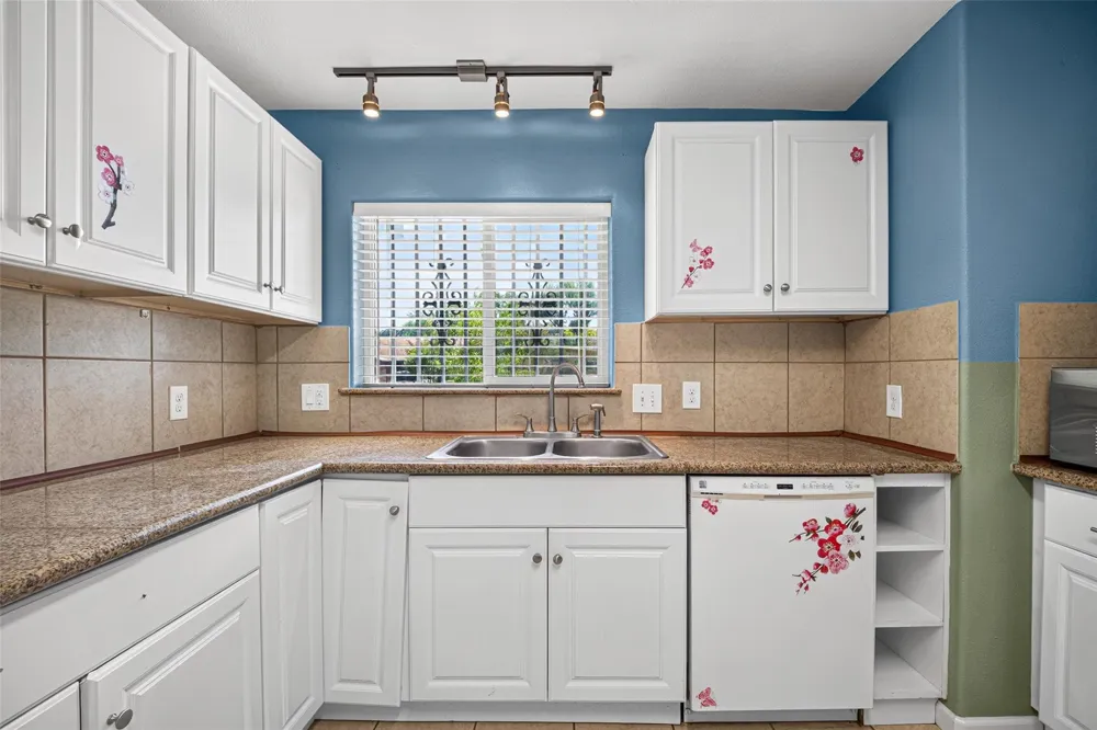 7002 Leader Street Houston, TX 77074