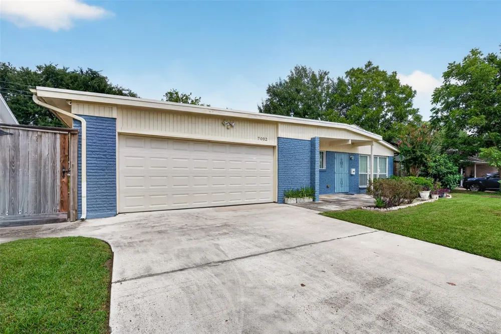 7002 Leader Street Houston, TX 77074