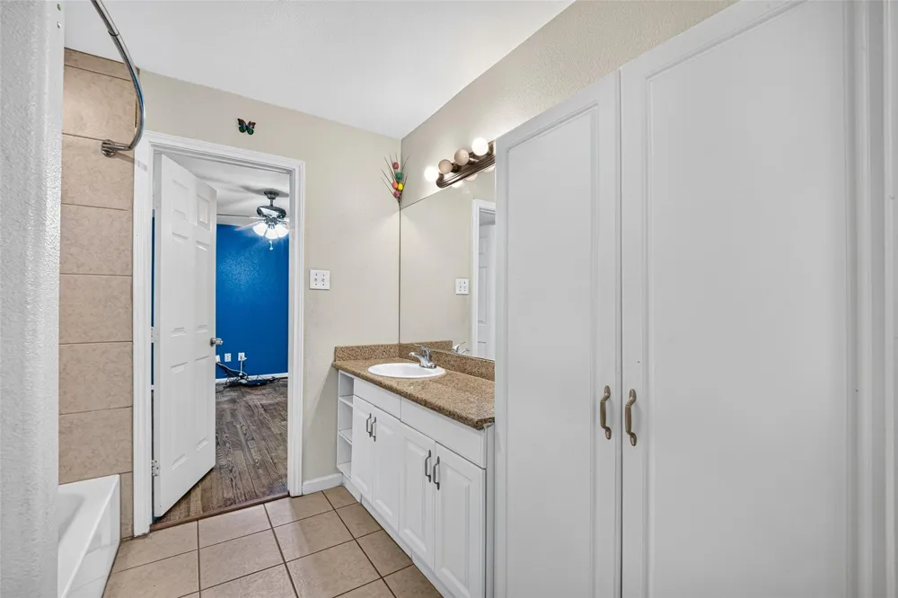 7002 Leader Street Houston, TX 77074