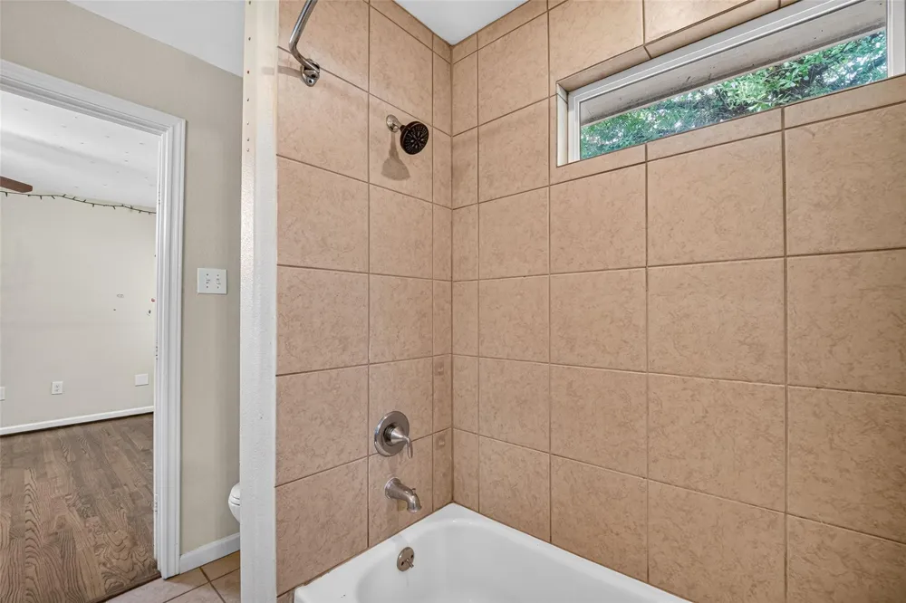 7002 Leader Street Houston, TX 77074