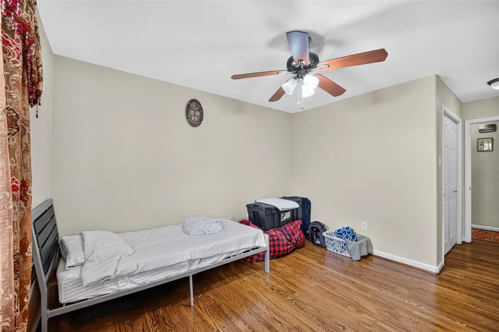 7002 Leader Street Houston, TX 77074