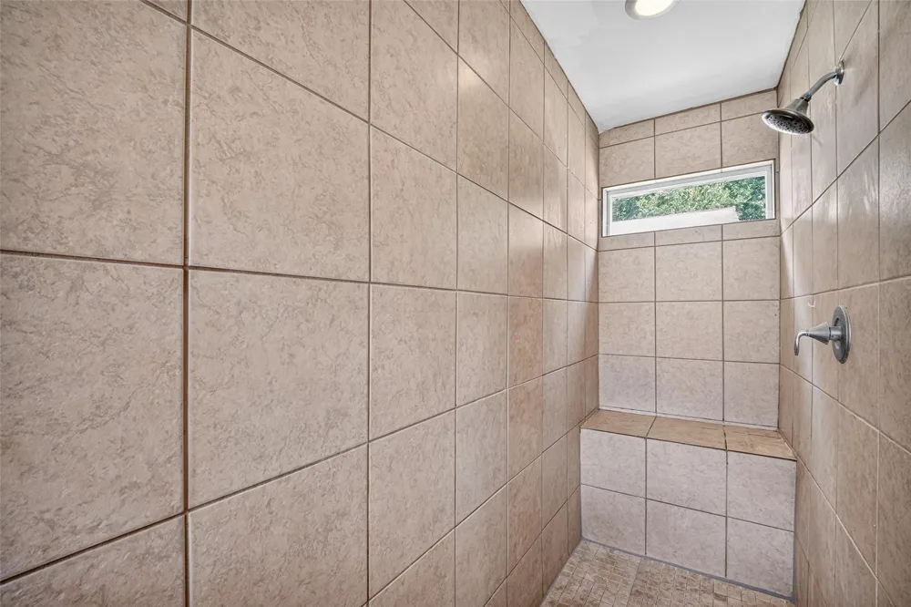 7002 Leader Street Houston, TX 77074