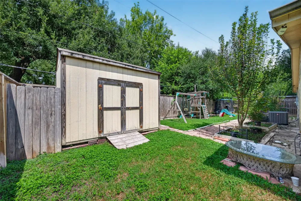 7002 Leader Street Houston, TX 77074