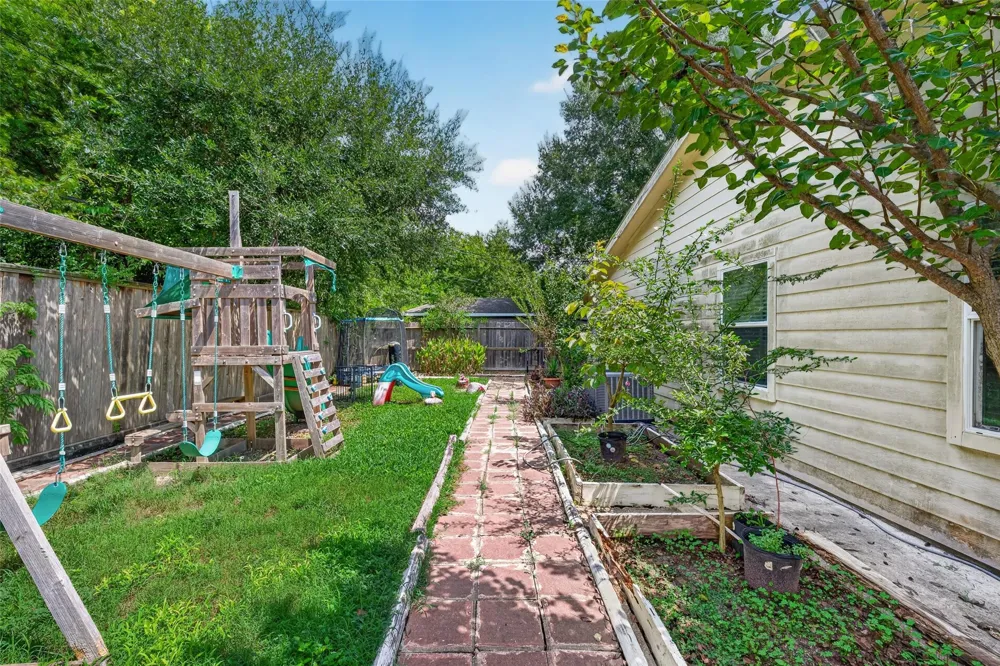 7002 Leader Street Houston, TX 77074