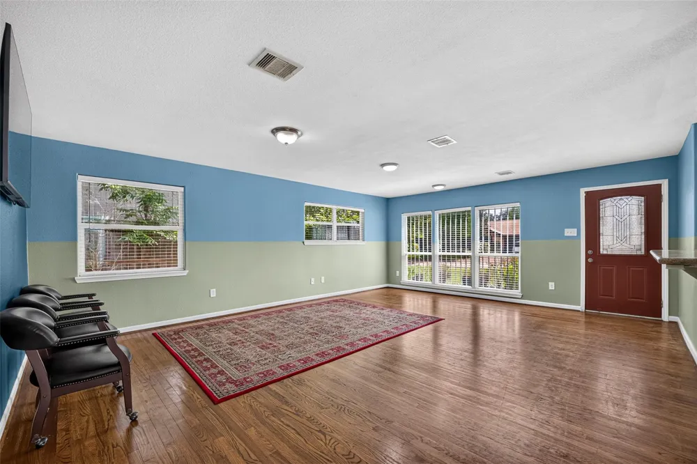 7002 Leader Street Houston, TX 77074
