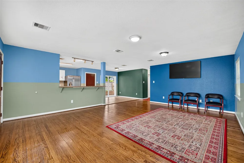 7002 Leader Street Houston, TX 77074