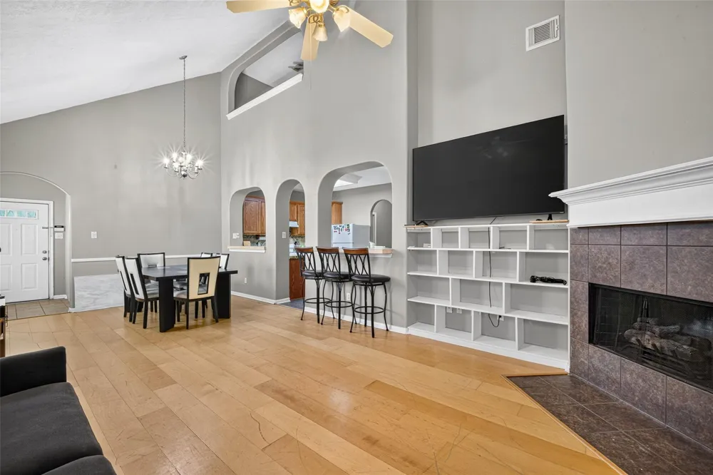 10119 W Palm Lake Drive Houston, TX 77034