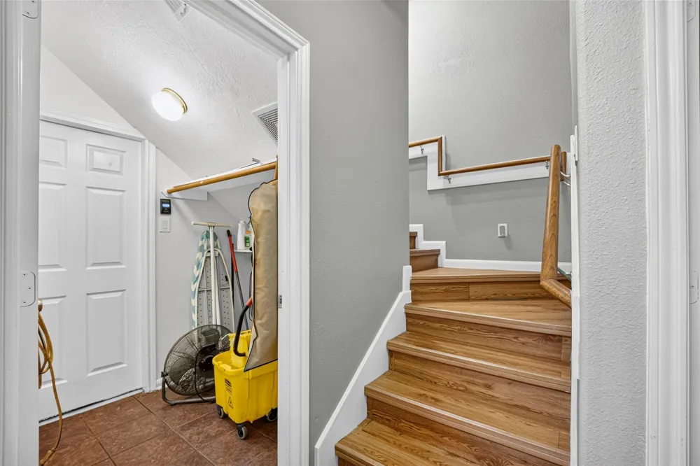 10119 W Palm Lake Drive Houston, TX 77034