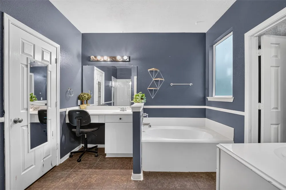 10119 W Palm Lake Drive Houston, TX 77034