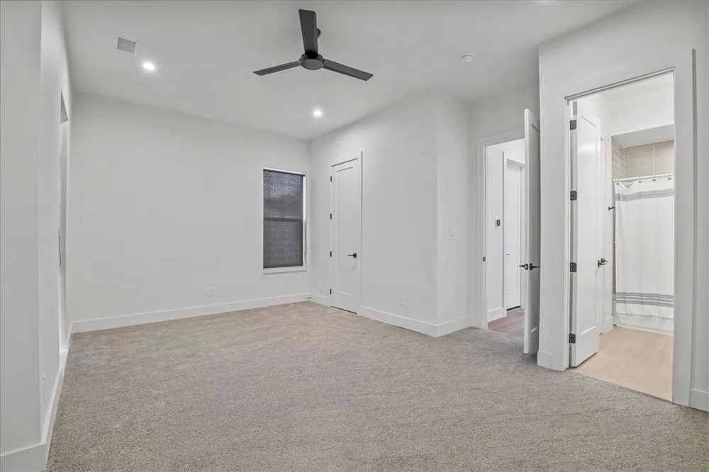 2413 Crossman Avenue Dallas, TX 75212