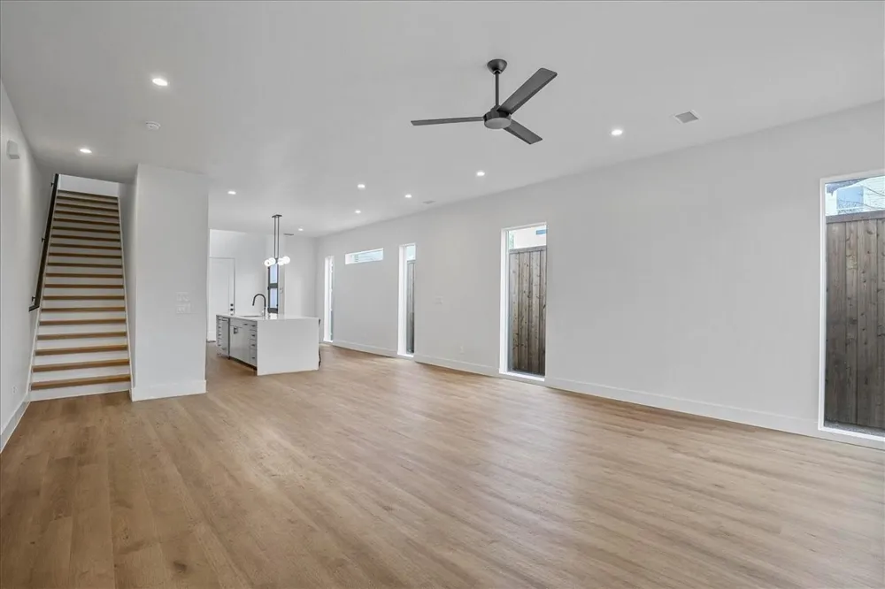 2413 Crossman Avenue Dallas, TX 75212