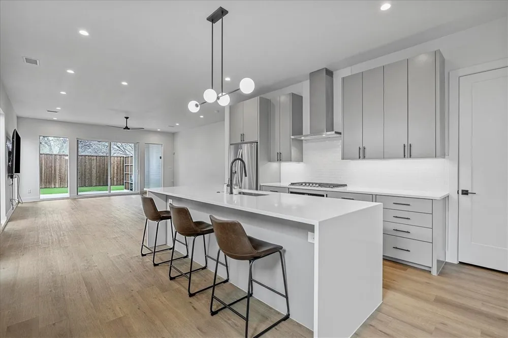 2413 Crossman Avenue Dallas, TX 75212