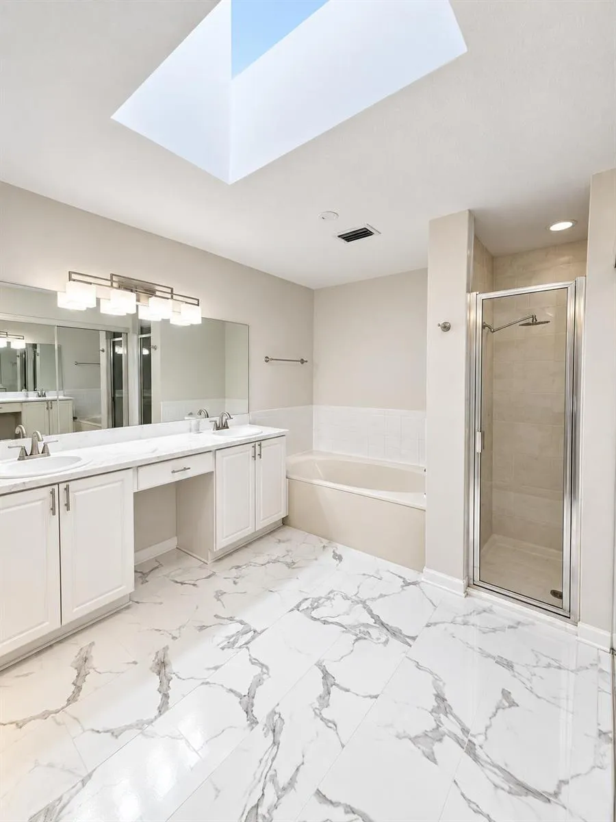 107 HALF MOON CIRCLE #D Jupiter, FL 33458