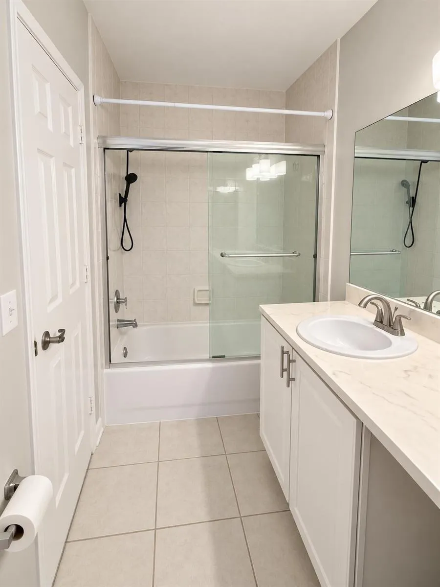 107 HALF MOON CIRCLE #D Jupiter, FL 33458
