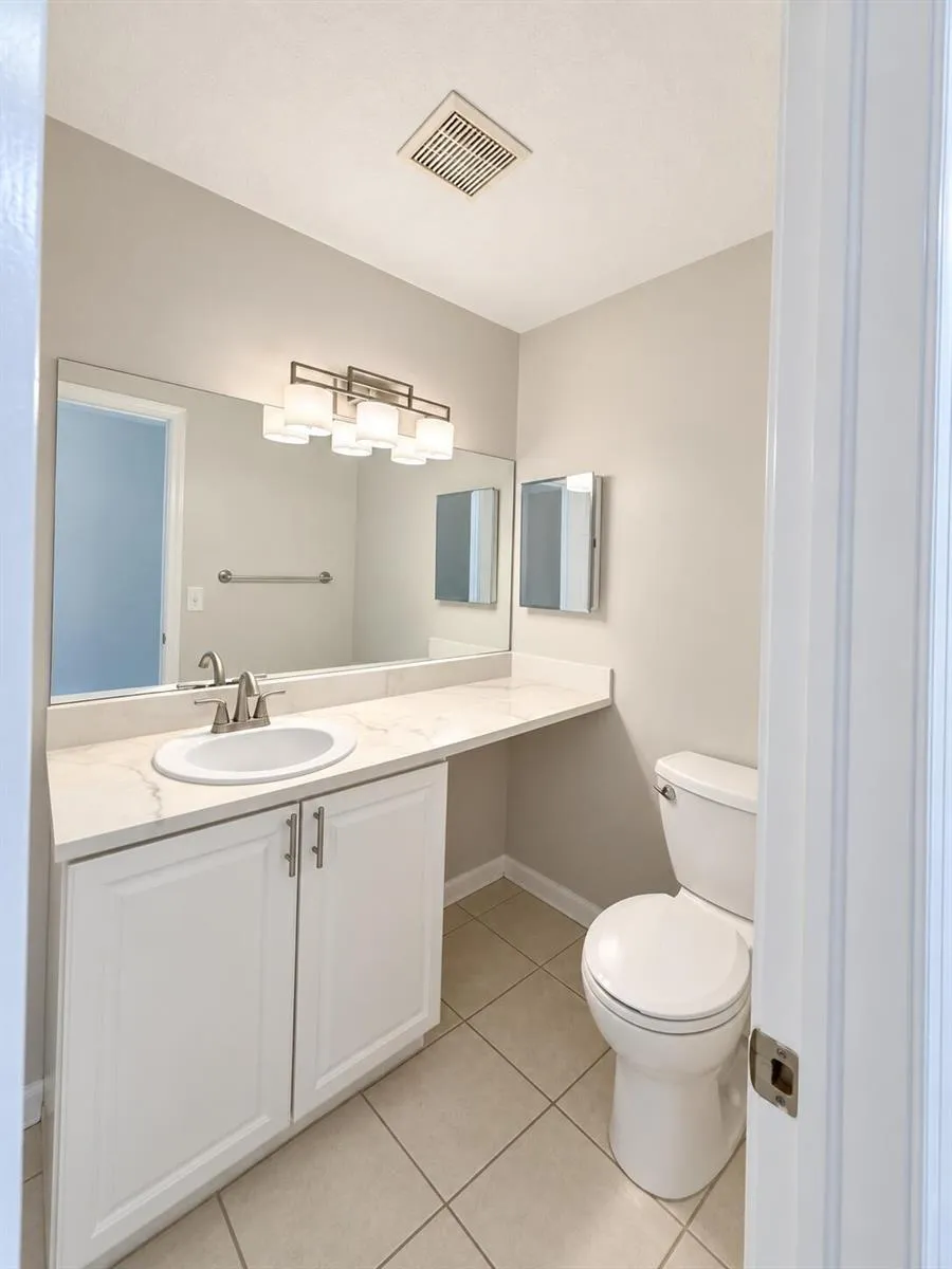 107 HALF MOON CIRCLE #D Jupiter, FL 33458