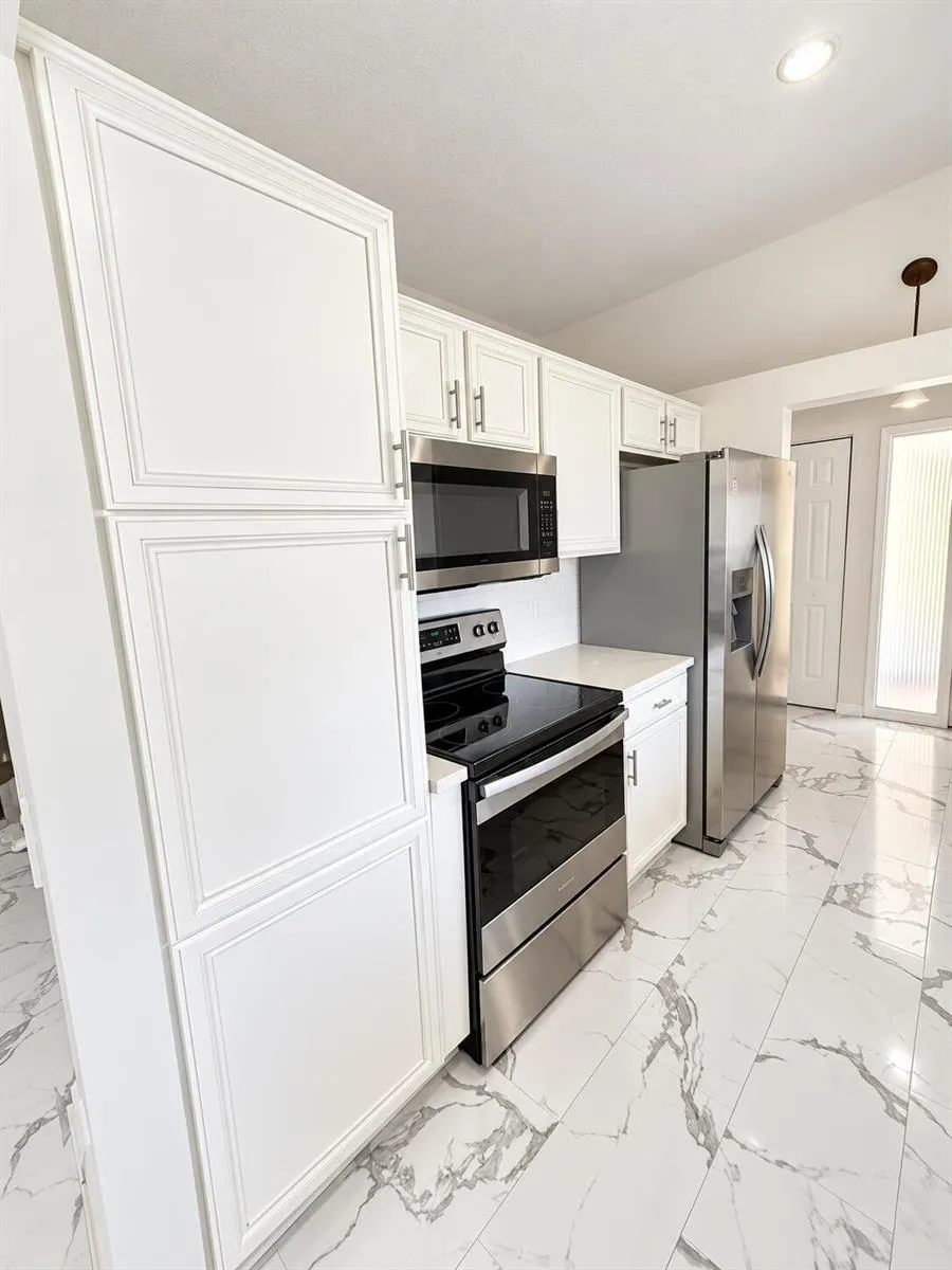 107 HALF MOON CIRCLE #D Jupiter, FL 33458