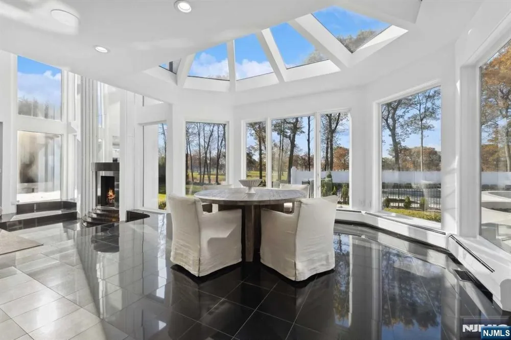 23 Rio Vista Drive Alpine, NJ 07620