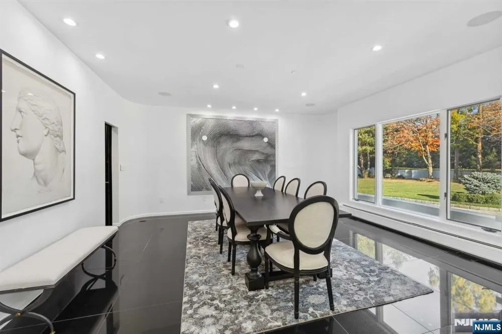23 Rio Vista Drive Alpine, NJ 07620