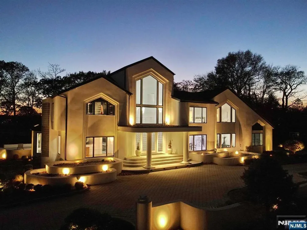 23 Rio Vista Drive Alpine, NJ 07620