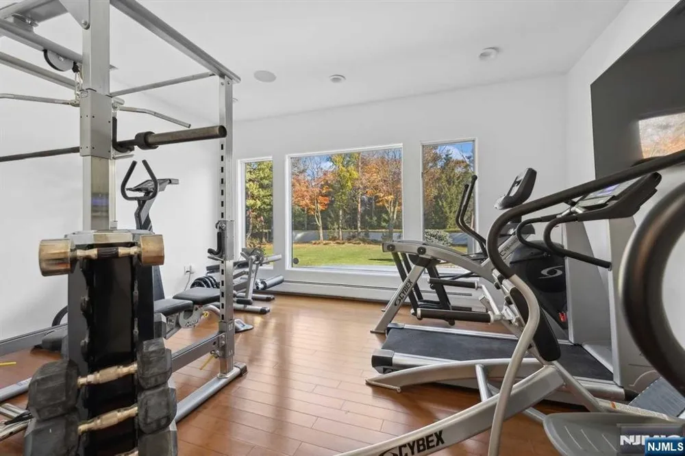 23 Rio Vista Drive Alpine, NJ 07620