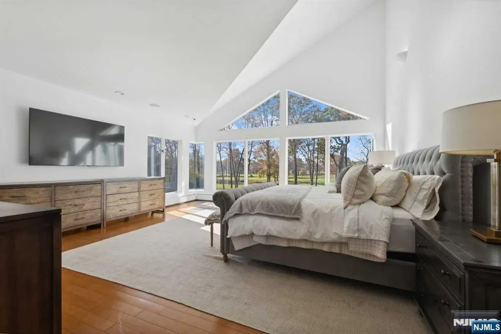 23 Rio Vista Drive Alpine, NJ 07620