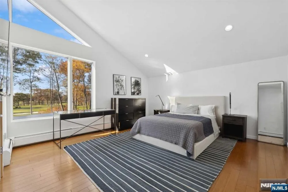 23 Rio Vista Drive Alpine, NJ 07620