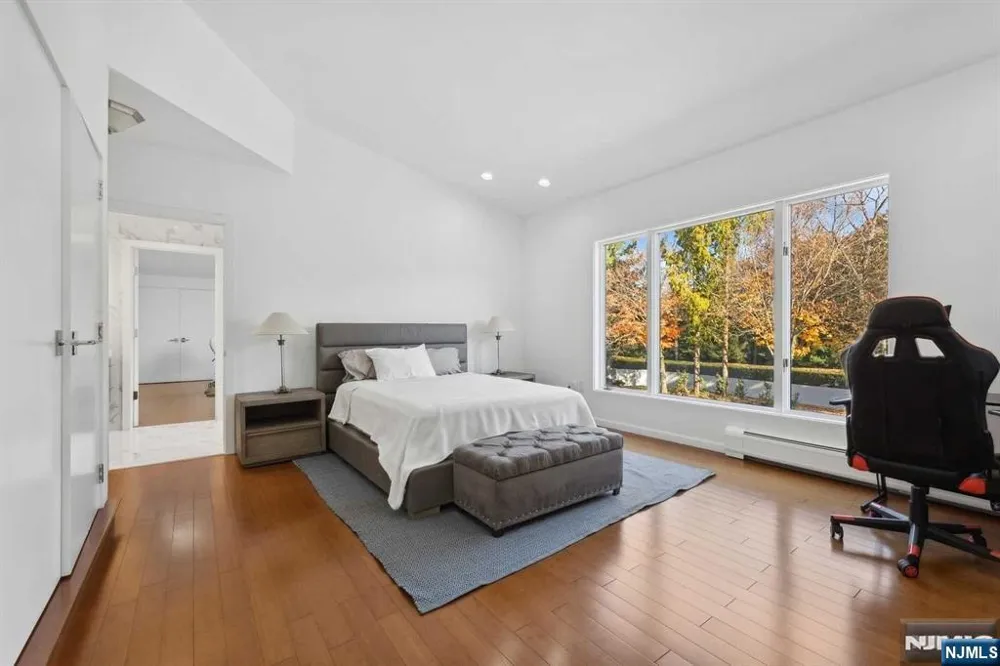 23 Rio Vista Drive Alpine, NJ 07620