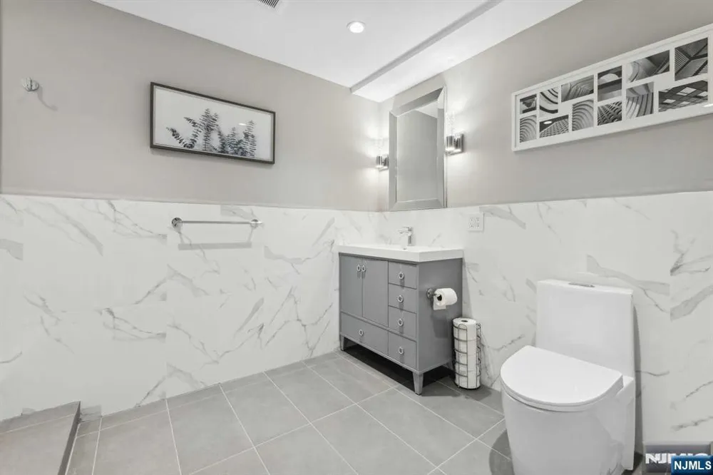 23 Rio Vista Drive Alpine, NJ 07620