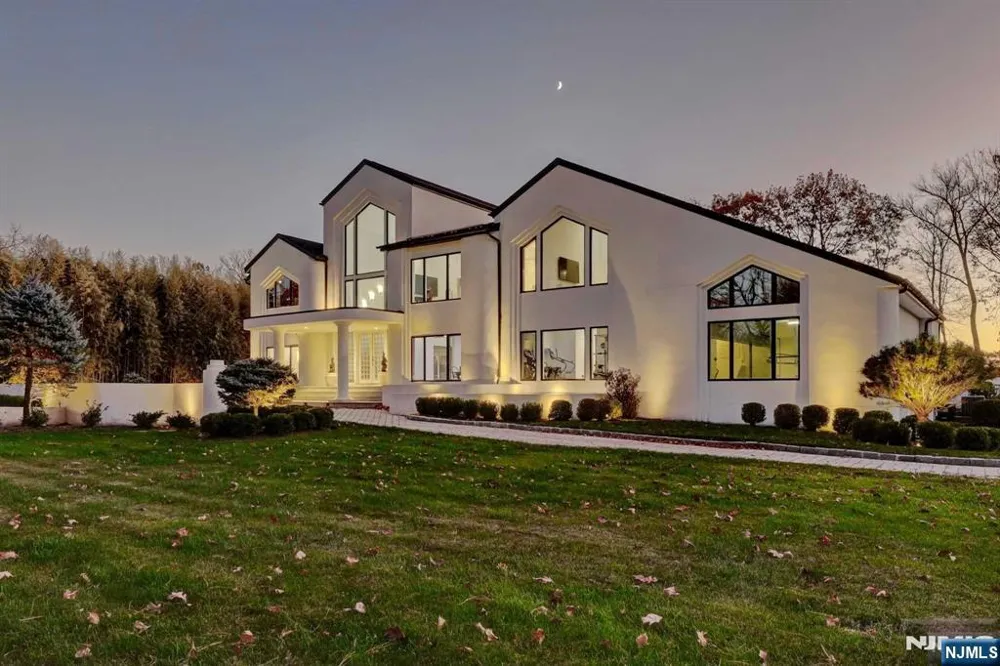 23 Rio Vista Drive Alpine, NJ 07620