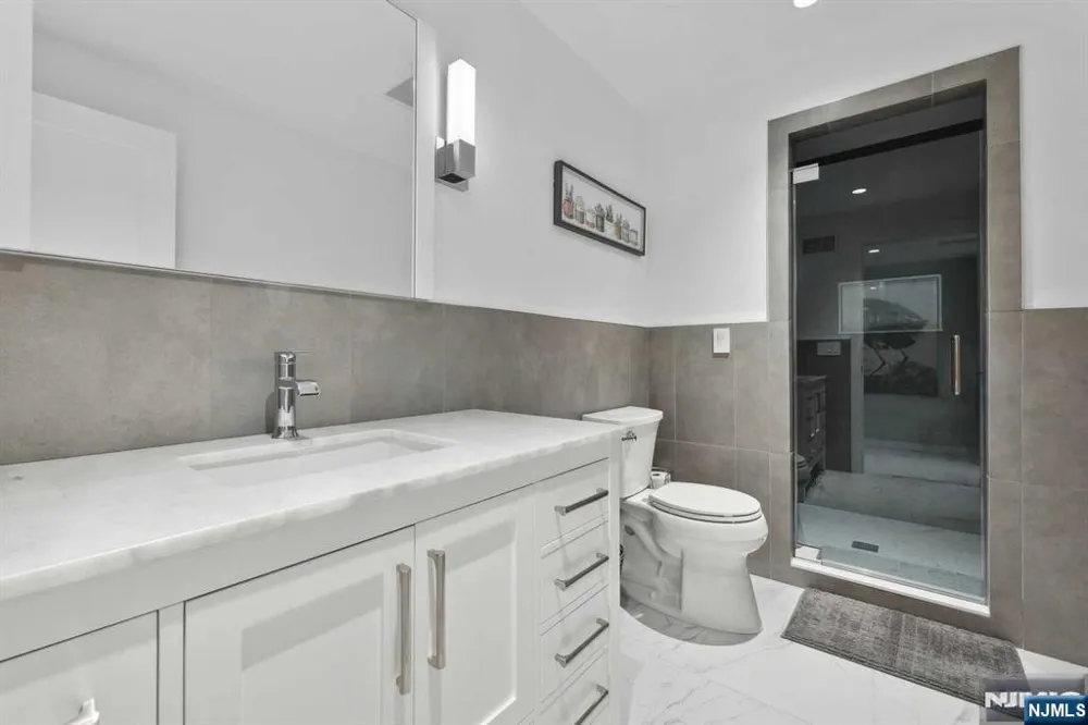 23 Rio Vista Drive Alpine, NJ 07620