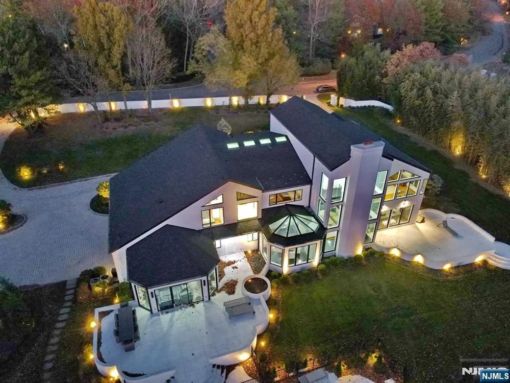 23 Rio Vista Drive Alpine, NJ 07620