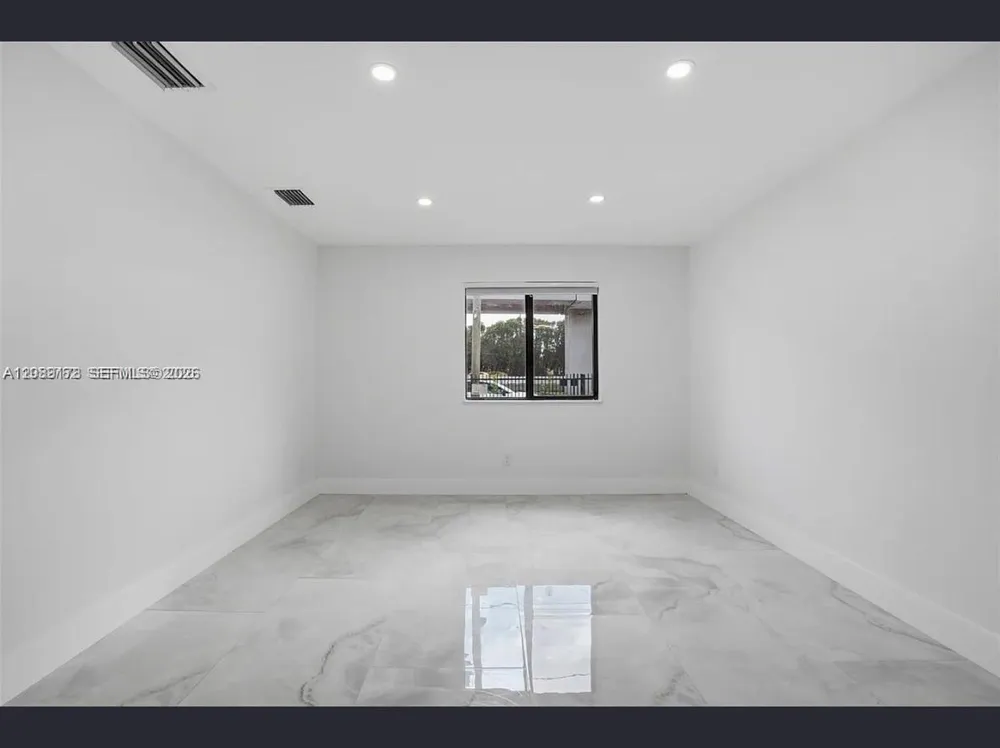 1411 NW 40th St #1 Miami, FL 33142