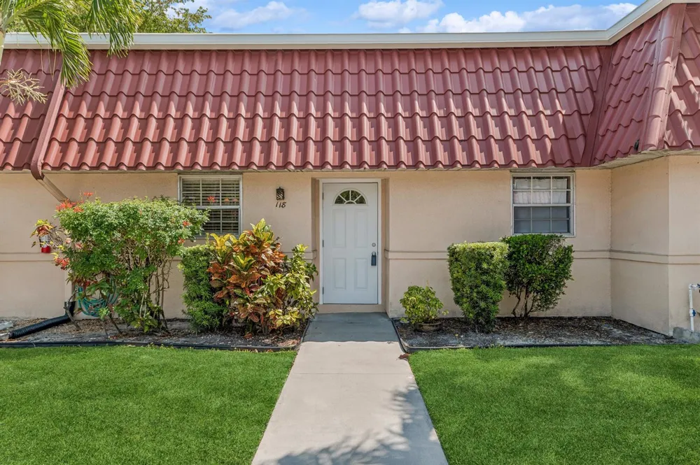 118 Amherst Lane Lake Worth, FL 33467