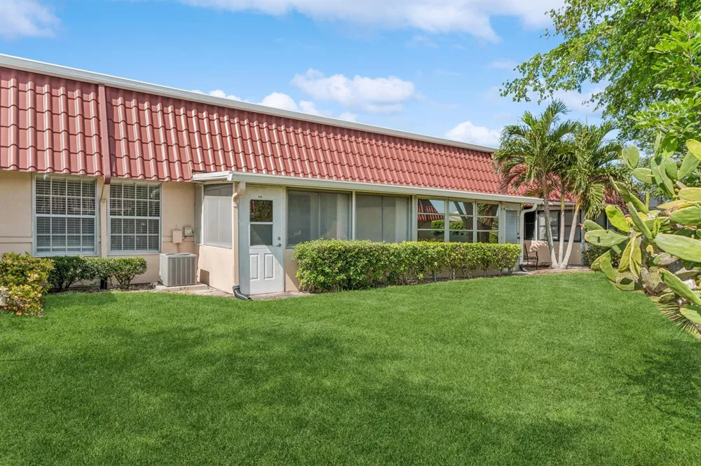 118 Amherst Lane Lake Worth, FL 33467